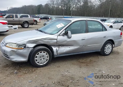 2002 Honda Accord 2.3 Lx из США, поврежденный, VIN 3HGCG66592G704230